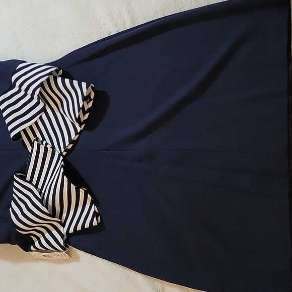 ELIZA J NAVY WITH NAVY & WHITE STRIPES BELL SLEEVES IN SIZE 6 - Picture 14 of 14